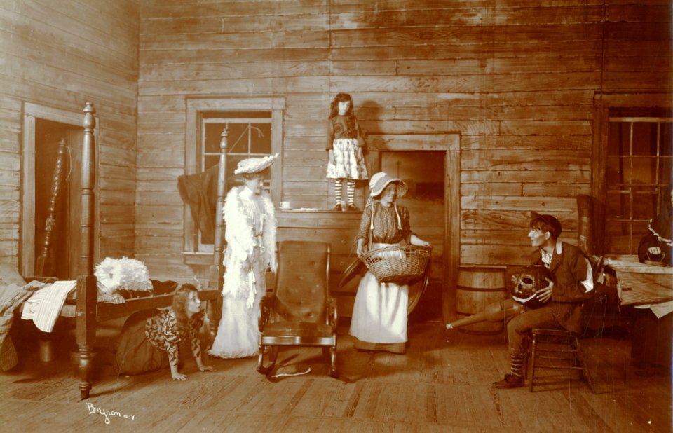 A scene from Mrs Wiggs of the Cabbage Patch (SAYRE 12029)