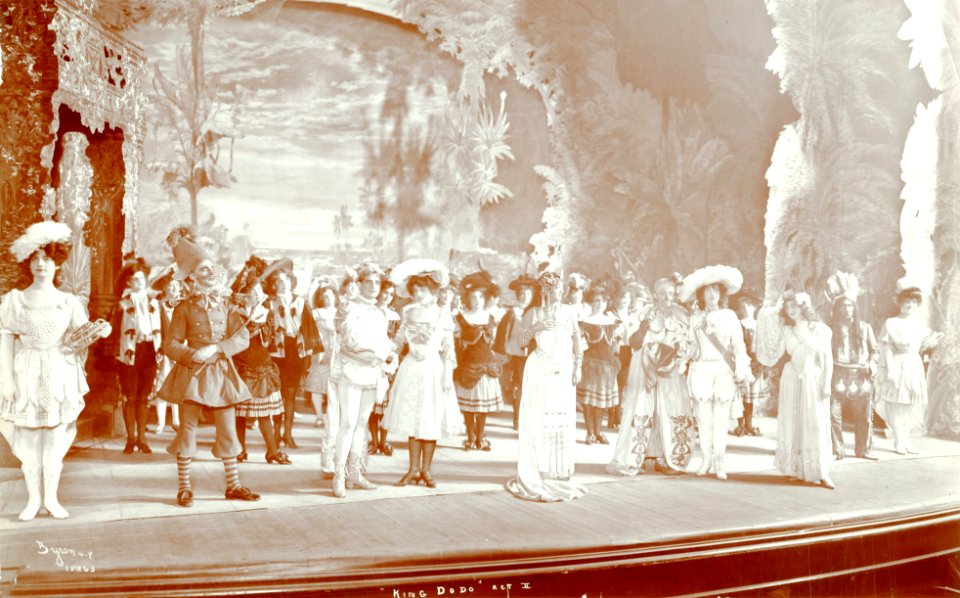 A scene from Act II of King Dodo (SAYRE 12494)