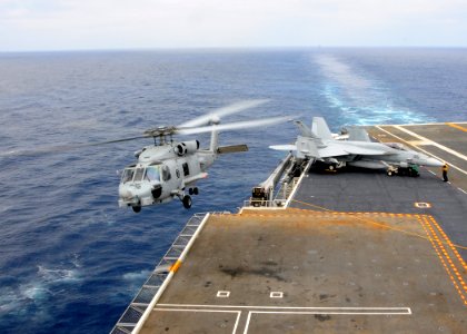 A Sea Hawk helicopter takes off from USS Ronald Reagan. (8718547262)