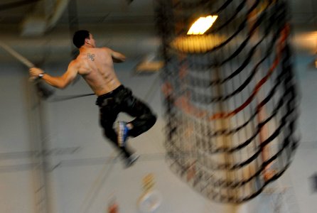 A SEAL candidate works out. (8738266533)
