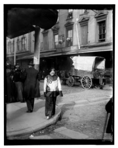 A slave girl in holiday attire, Chinatown, San Francisco LOC agc.7a09131