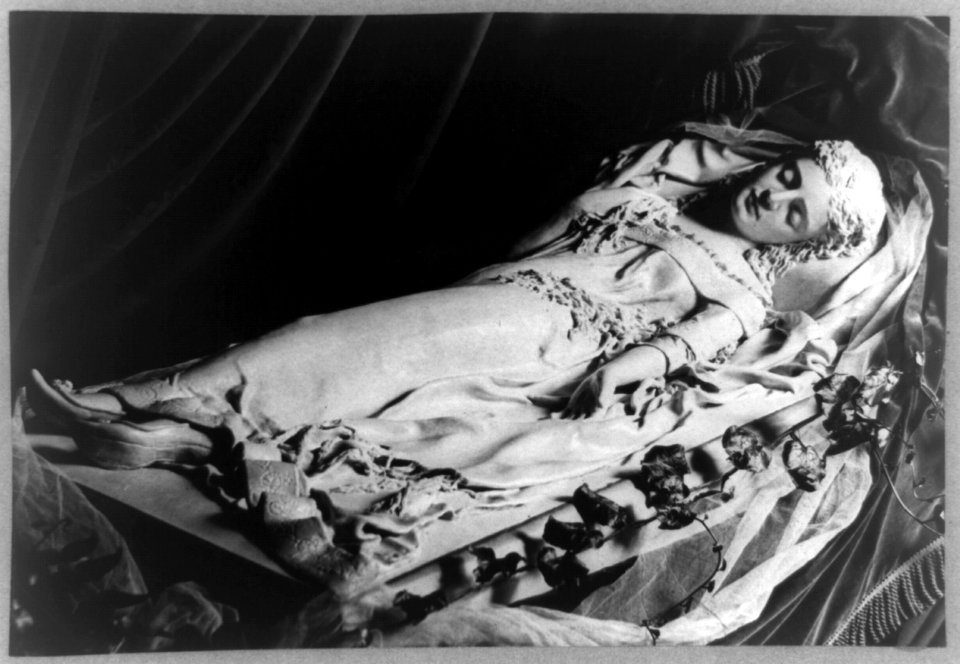 A Study in butter-the dreaming Iolanthe LCCN93508742