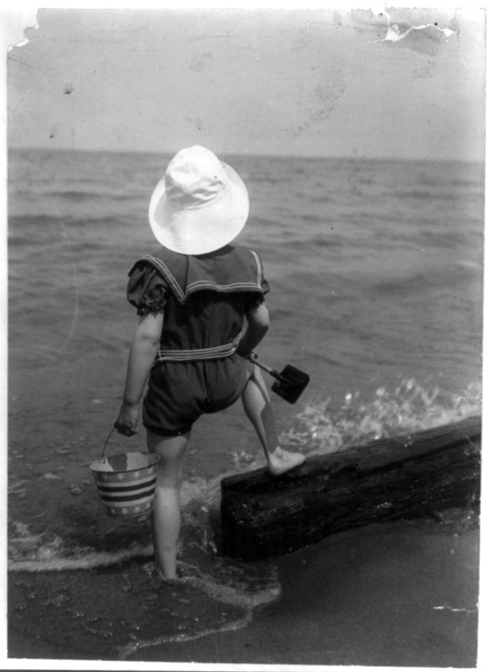 A summer child LCCN2002710124