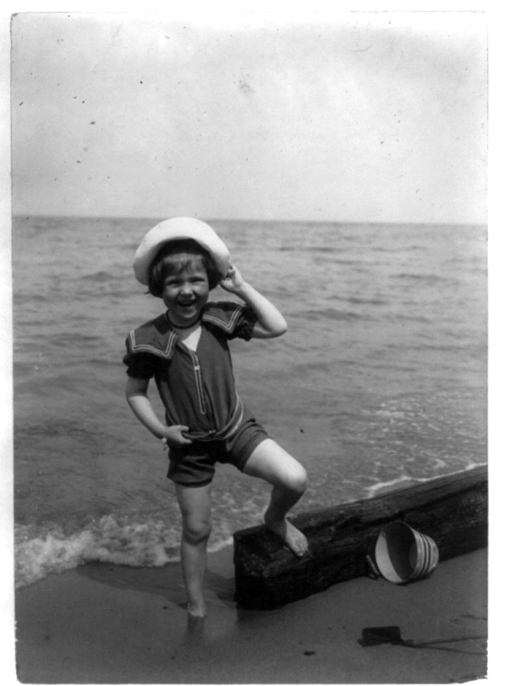 A summer child LCCN2002710125