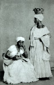 Alberto Henschel - Duas negras posando