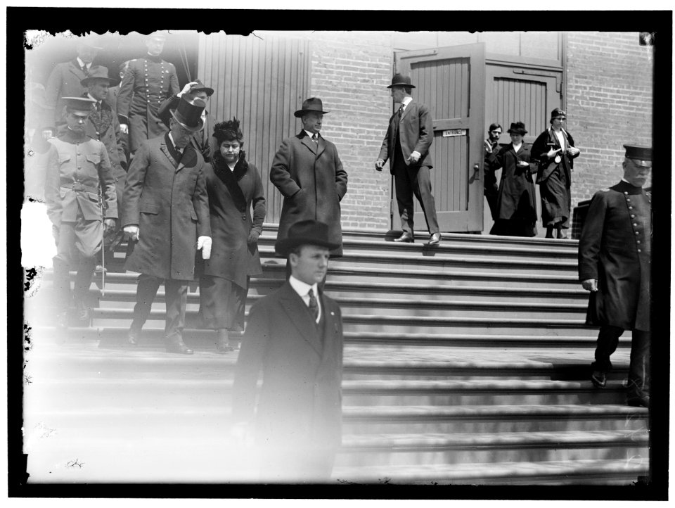 ALDUNATE, SANTIAGO. AMBASSADOR FROM CHILE. PRESIDENT AND MRS. WILSON LEAVING THE CHURCH AFTER ALDUNATE'S FUNERAL LCCN2016869043