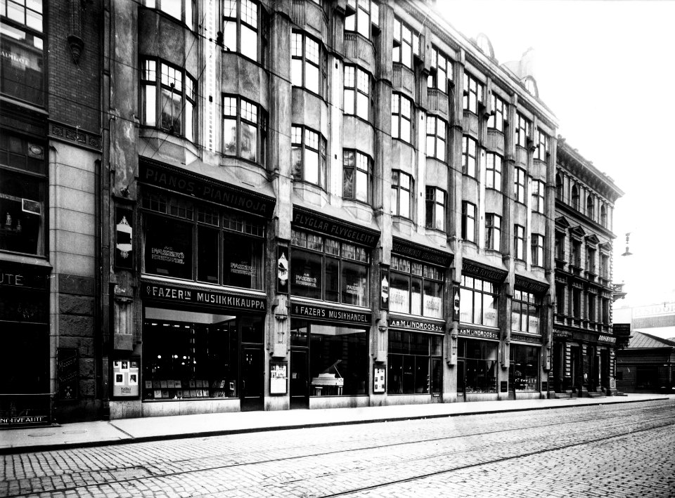 Aleksanterinkatu 11. Arkkitehti Selim A. Lindqvist, valmistunut 1907 - N25013 (hkm.HKMS000005-km0032sh)