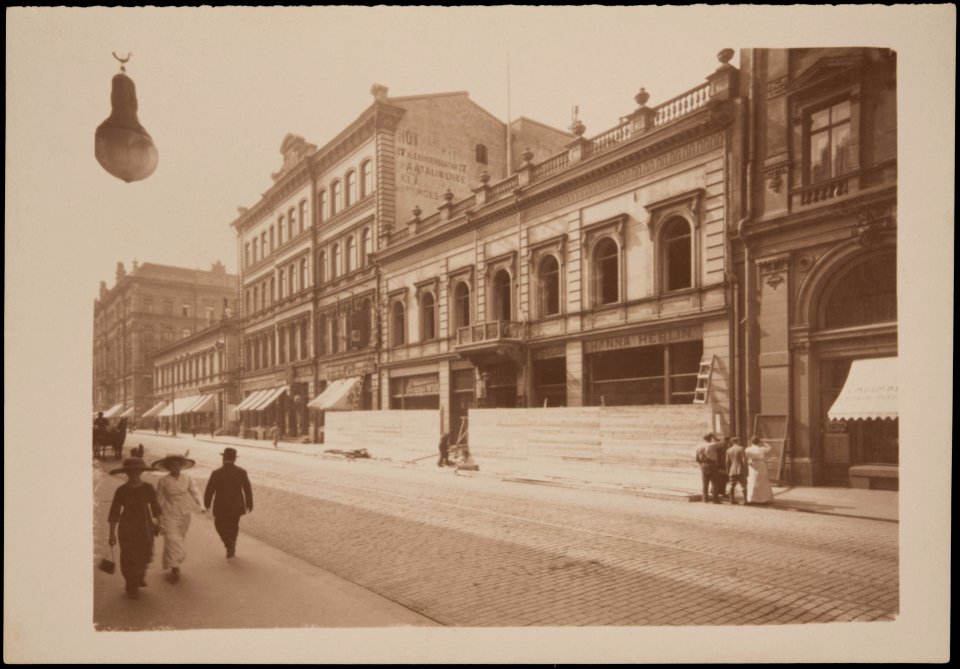 Aleksanterinkatu 15, 17, rakennusta nro 15 puretaan - G16094 - hkm.HKMS000005-km0000m877