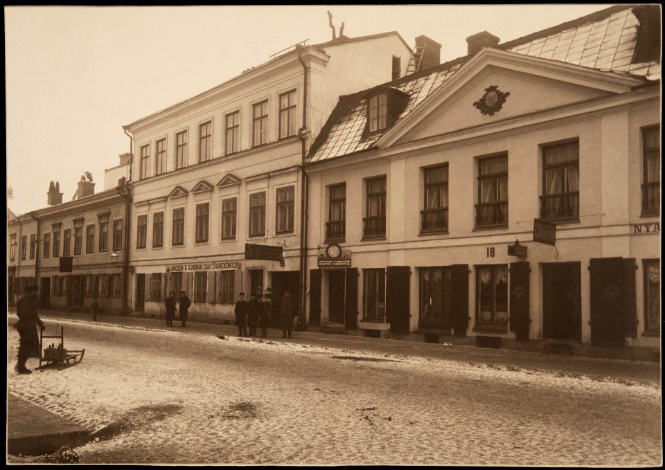 Aleksanterinkatu 18 (Sederholmin talo), 16 ja 14 talvella - G16074 - hkm.HKMS000005-km0000m7w0