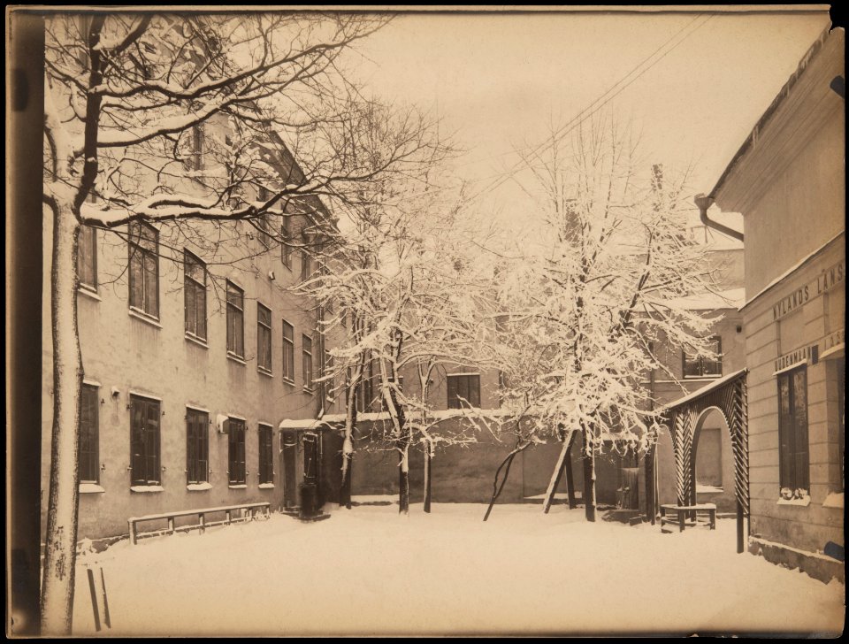 Aleksanterinkatu 8, sisäpiha talvella - G16119 - hkm.HKMS000005-km0000m8g2