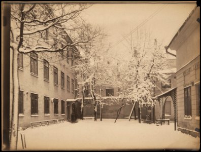 Aleksanterinkatu 8, sisäpiha talvella - G16119 - hkm.HKMS000005-km0000m8g2