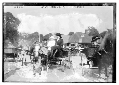 Alex Tiers Jr. and Esther Josephine Eliz. Jenks driving Frills LCCN2014694329