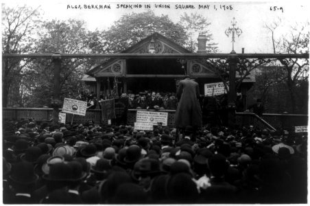 Alexander Berkman speaking in Union Square LCCN2001704466