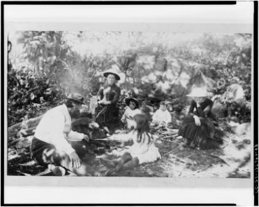 Alexander Graham Bell and family with a nurse (center) on a picnic at House Island LCCN00650251