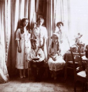 Alexander Palace - Mauve Room Children