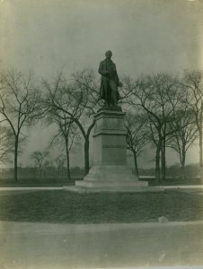 Alexander Von Humboldt Monument, Humboldt Park, Chicago, early 20th century (NBY 603)