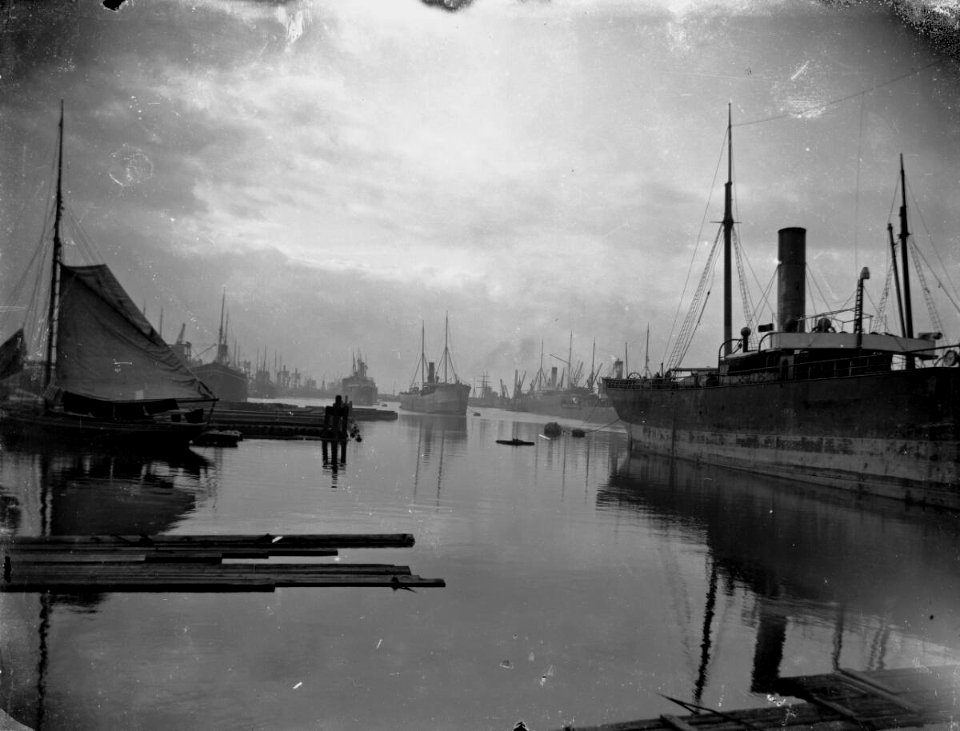 Alexandra Docks looking South, Newport. (4641380)