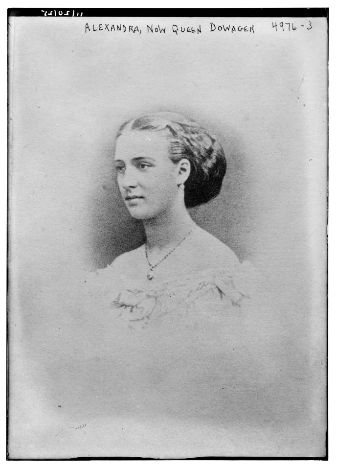 Alexandra, now Queen Dowager LCCN2014709305