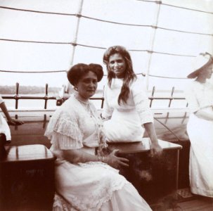Alexandra Fyodorovna and Maria Nikolaevna aboard the Standart