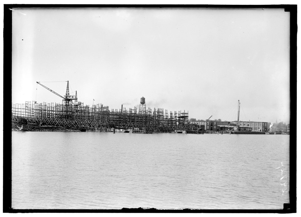 ALEXANDRIA SHIP YARDS. VIEWS LCCN2016869521