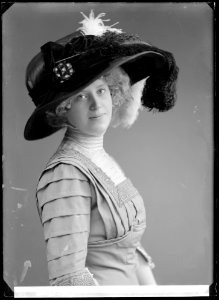 Alfhild André, porträtt - SMV - GA060b