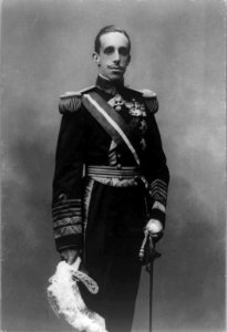 Alfonso XIII, King of Spain, three-quarter length portrait, standing, facing right LCCN96508428