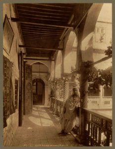 Alger. Galerie d'une maison Mauresque - ND. Phot. LCCN2004665036