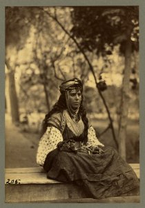 Algeria, Biskra woman LCCN2004670411