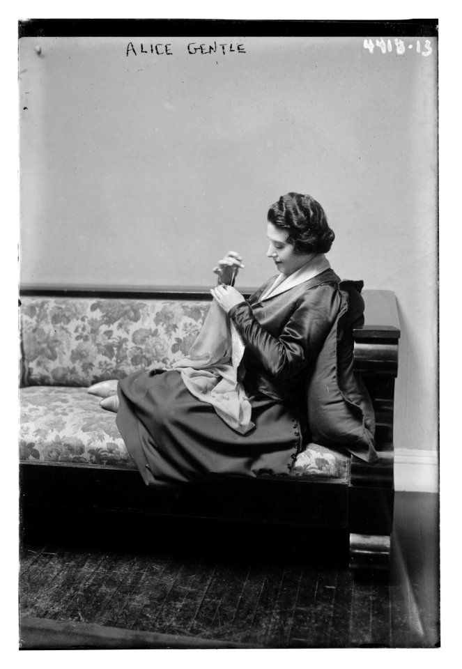 Alice Gentle LCCN2014705935