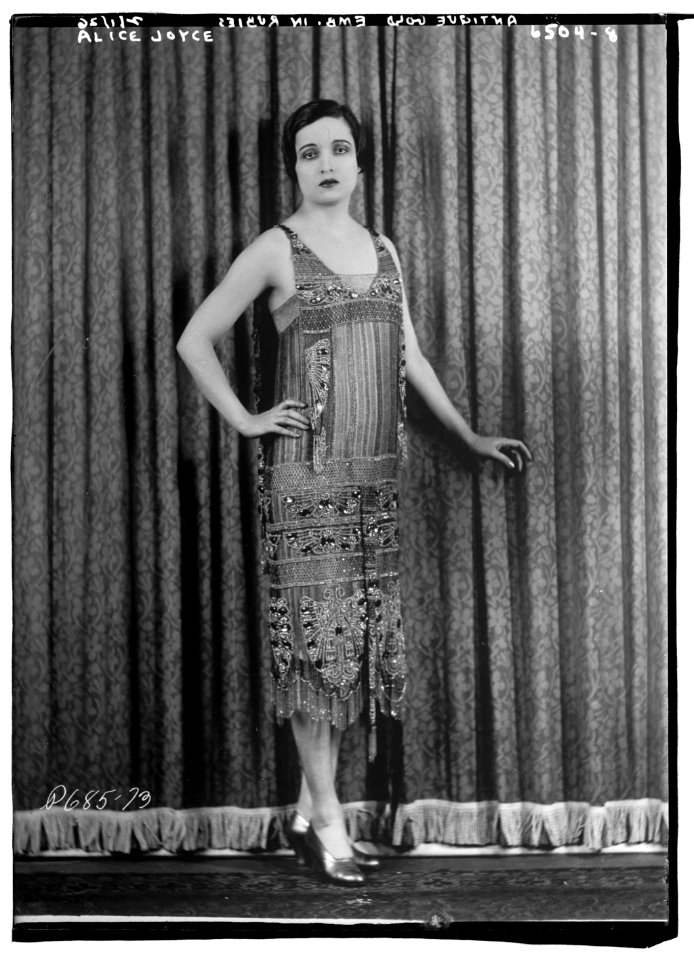 Alice Joyce wearing antique gold emb. in rubies LCCN2014719071