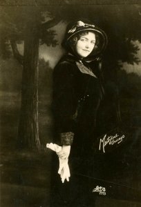 Alice Nielsen, concert singer (SAYRE 7174)