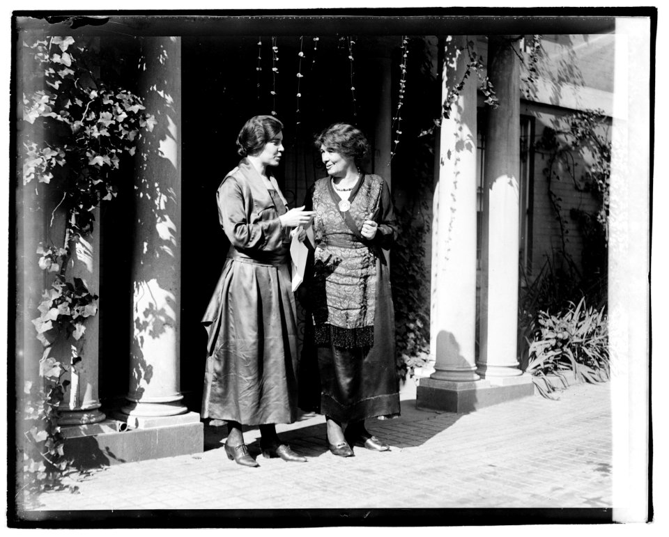 Alice Paul and Mrs. Pethick-Laurence LCCN2016828994 photo
