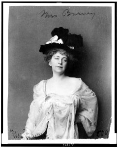 Alice Pike Barney, half-length portrait, facing front LCCN90713109