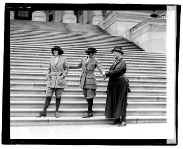 Alice Roberston & girls in knickers LOC npcc.04778