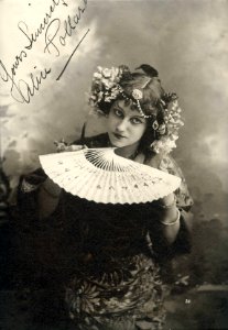 Alice Pollard, juvenile opera singer (SAYRE 8475)