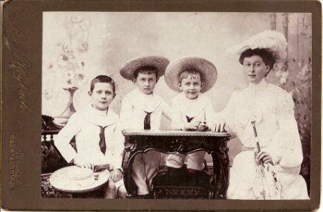 Alicja et frs ca 1893