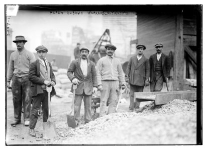Alien Subway workers, N.Y.C. LCCN2014698056