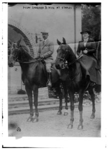 Allan Stoneham and wife at Etaples LCCN2014698486