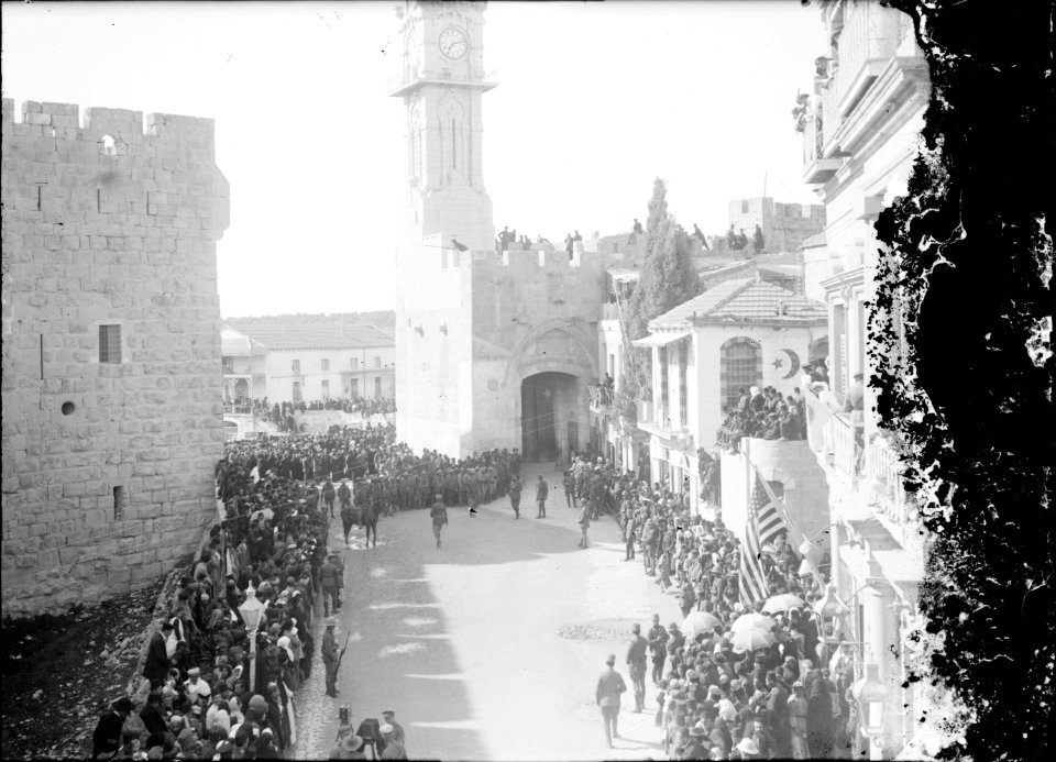Allenby's proclamation being read in Jerusalem LOC matpc.08012