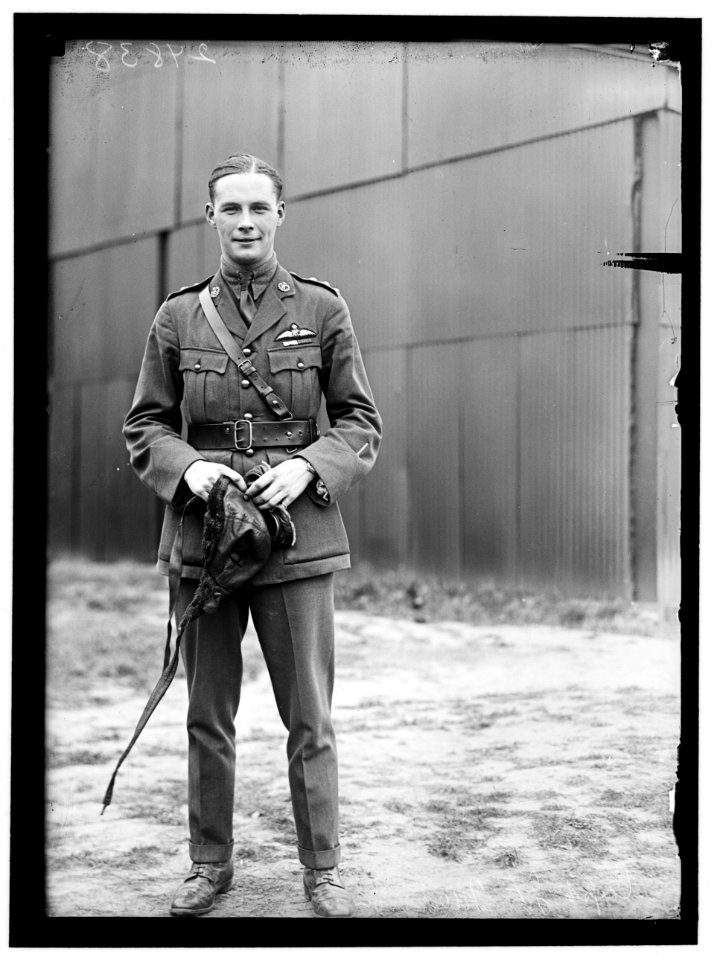 ALLIED AIRCRAFT DEMONSTRATION AT POLO GROUNDS. CAPT. J.F. MORRIS, BRITISH AVIATOR LCCN2016869275
