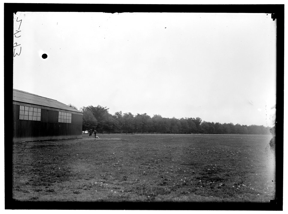 ALLIED AIRCRAFT DEMONSTRATION AT POLO GROUNDS. HANGARS; PLANES, AVRO AND CURTIS BEING CONDITIONED LCCN2016869215