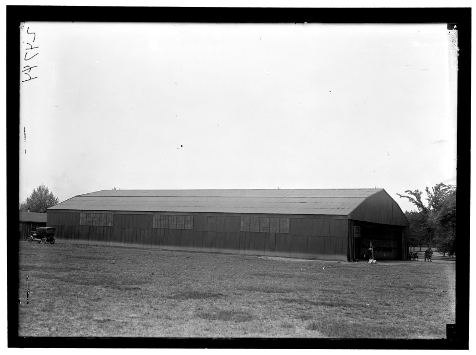 ALLIED AIRCRAFT DEMONSTRATION AT POLO GROUNDS. HANGARS; PLANES, AVRO AND CURTIS BEING CONDITIONED LCCN2016869216