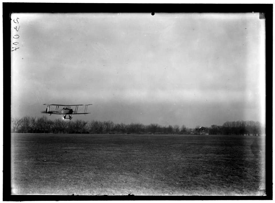 ALLIED AIRCRAFT. DEMONSTRATION AT POLO GROUNDS. COL. CHARLES E. LEE, BRITISH AVIATOR, WITH AVRO TRAINING PLANE DESIGNED BY A.V. ROE OF ENGLAND LCCN2016868897