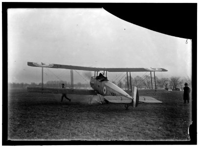 ALLIED AIRCRAFT. DEMONSTRATION AT POLO GROUNDS. COL. CHARLES E. LEE, BRITISH AVIATOR, WITH AVRO TRAINING PLANE DESIGNED BY A.V. ROE OF ENGLAND LCCN2016868900