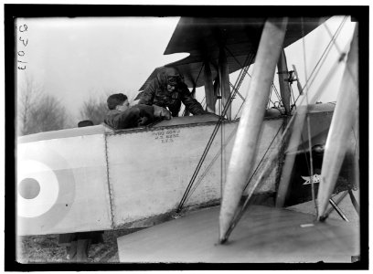 ALLIED AIRCRAFT. DEMONSTRATION AT POLO GROUNDS. COL. CHARLES E. LEE, BRITISH AVIATOR, WITH AVRO TRAINING PLANE DESIGNED BY A.V. ROE OF ENGLAND LCCN2016868905