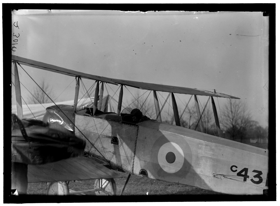 ALLIED AIRCRAFT. DEMONSTRATION AT POLO GROUNDS. COL. CHARLES E. LEE, BRITISH AVIATOR, WITH AVRO TRAINING PLANE DESIGNED BY A.V. ROE OF ENGLAND LCCN2016868902
