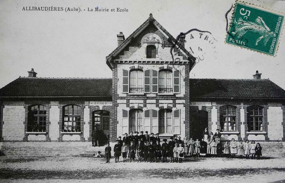 Allibaudières mairie école