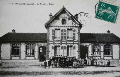 Allibaudières mairie école