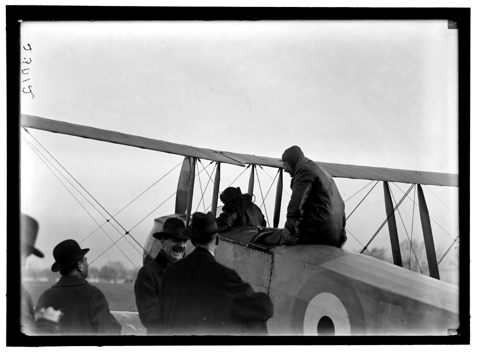ALLIED AIRCRAFT. DEMONSTRATION AT POLO GROUNDS. COL. CHARLES E. LEE, BRITISH AVIATOR, WITH AVRO TRAINING PLANE DESIGNED BY A.V. ROE OF ENGLAND LCCN2016868904