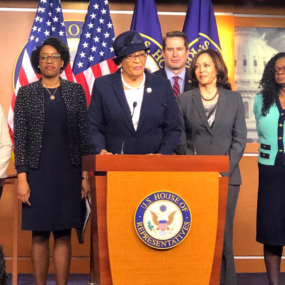 Alma Adams speaking about Momnibus 2
